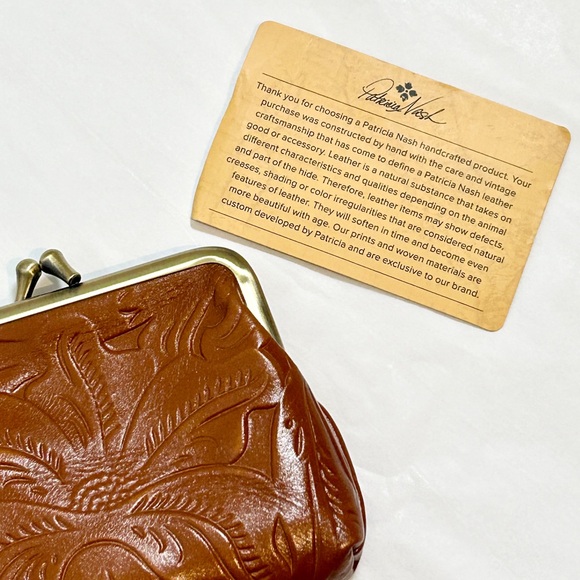 Patricia Nash 100% Genuine Leather Borse Embossed Camel Floral Coin Purse - Picture 3 of 6